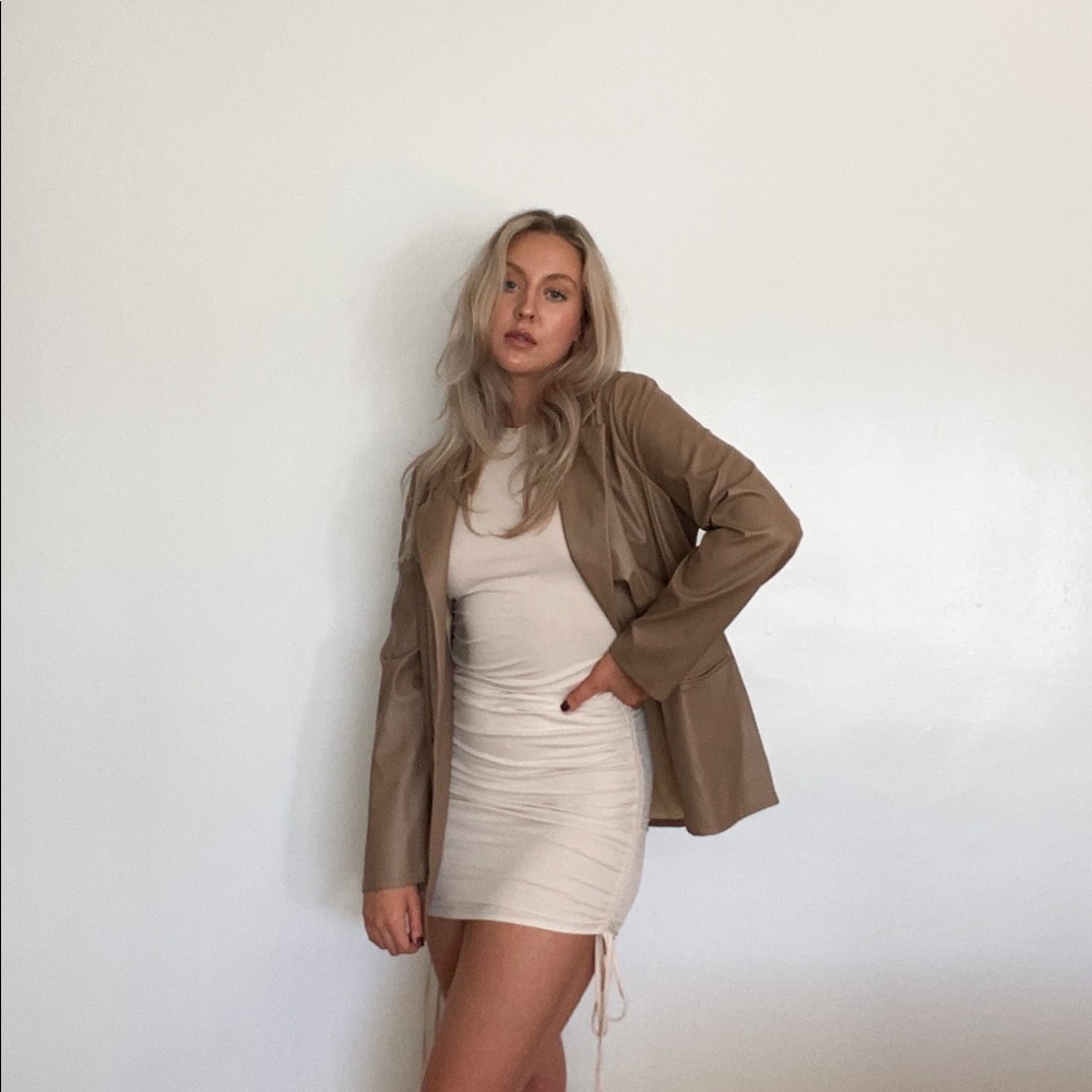 BB DAKOTA  cream dress - SIZE MEDIUM